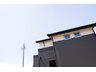 白と黒を基調とした外観です！